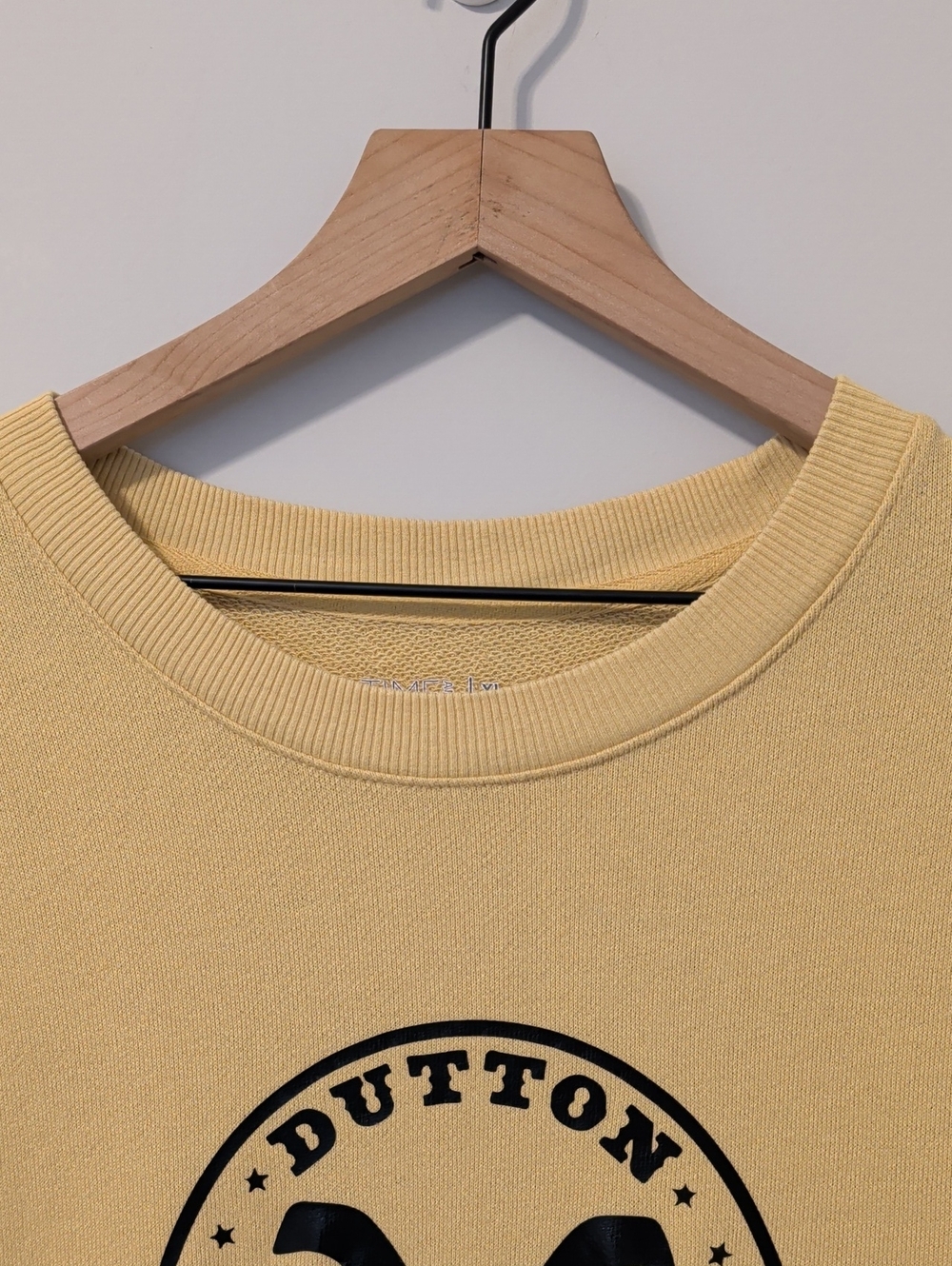 Dutton Ranch Yellowstone Sweatshirt - Picture 4 of 10